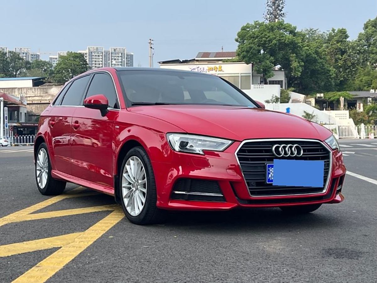 奧迪 奧迪A3  2018款 30周年年型 Sportback 35 TFSI 時(shí)尚型圖片