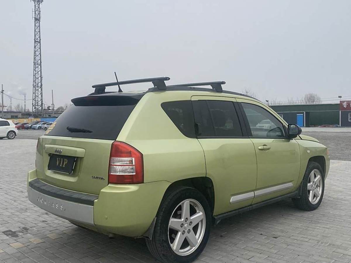 Jeep 指南者  2010款 2.4L 四驅(qū)運動版圖片