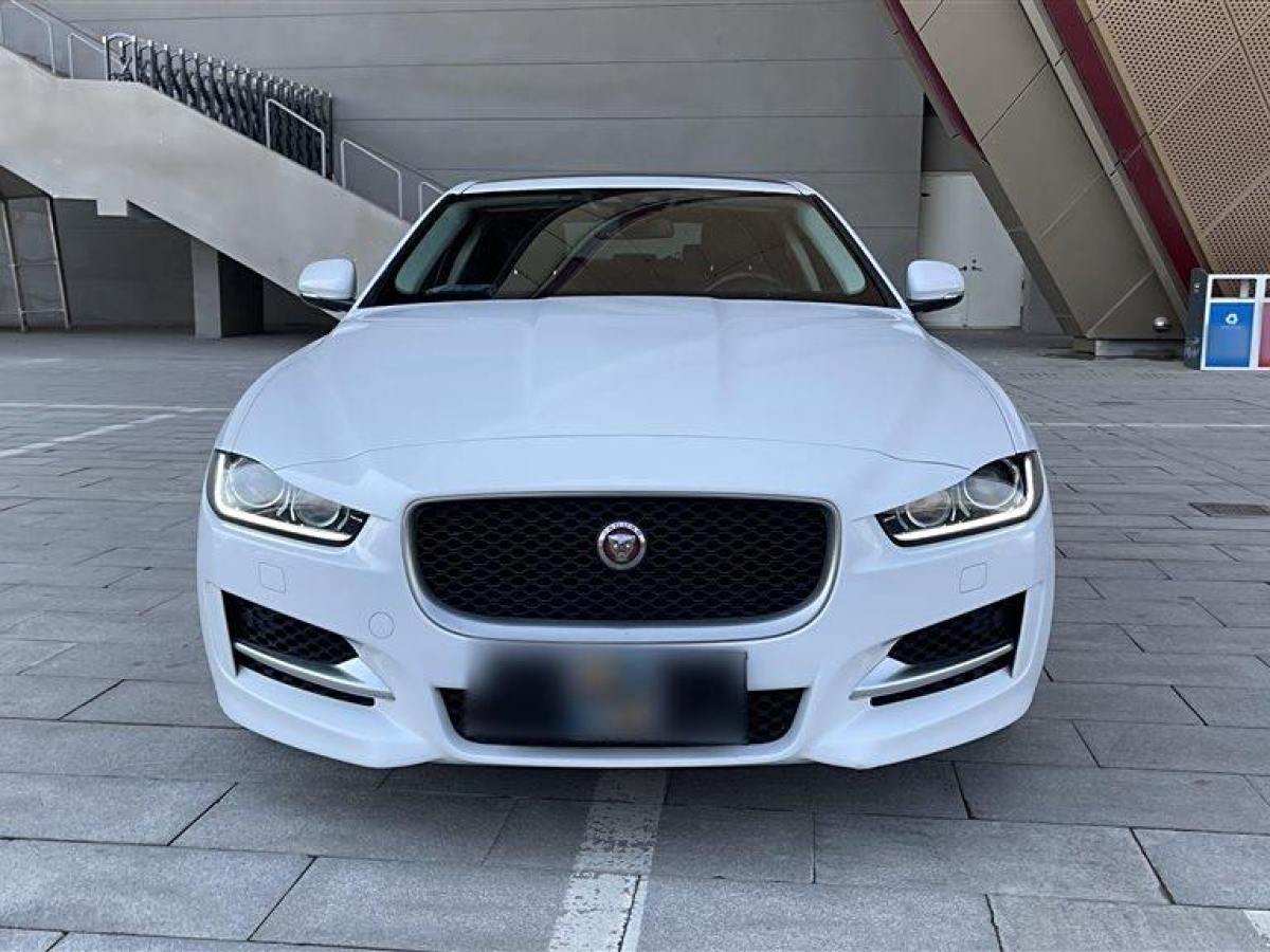 2016年9月捷豹 XE  2017款 2.0T 240PS R-Sport