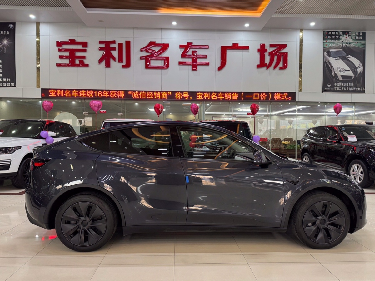 特斯拉 Model Y  2024款 后輪驅(qū)動(dòng)版圖片