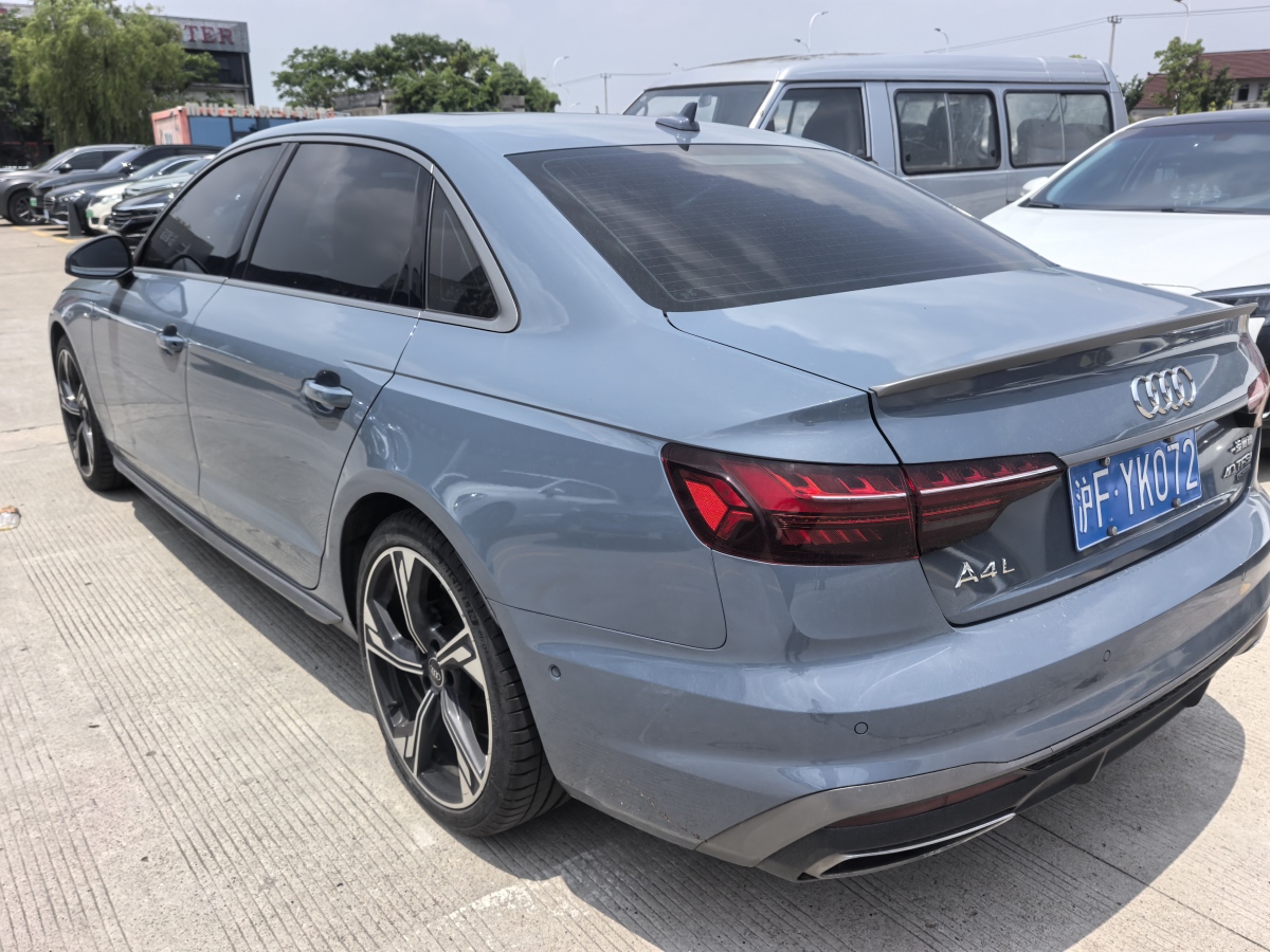 奧迪 奧迪A4L  2022款 40 TFSI quattro RS套件燃速型圖片