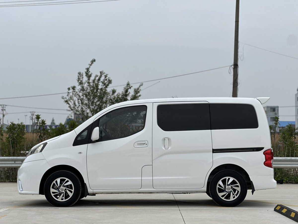 日產(chǎn) NV200  2018款 1.6L CVT豪華型圖片