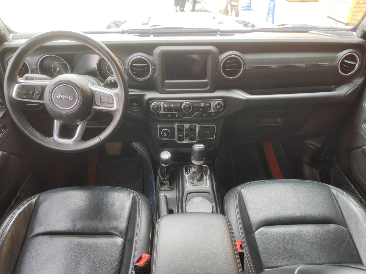 Jeep 牧馬人  2018款 2.0T Sahara 四門版圖片