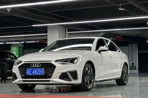 奧迪A4L 奧迪 40 TFSI 時尚動感型