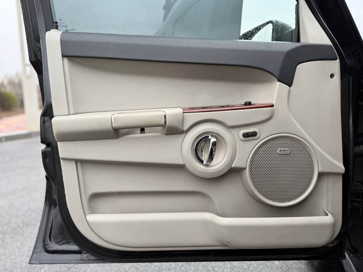 Jeep 指揮官經(jīng)典  2007款 5.7圖片