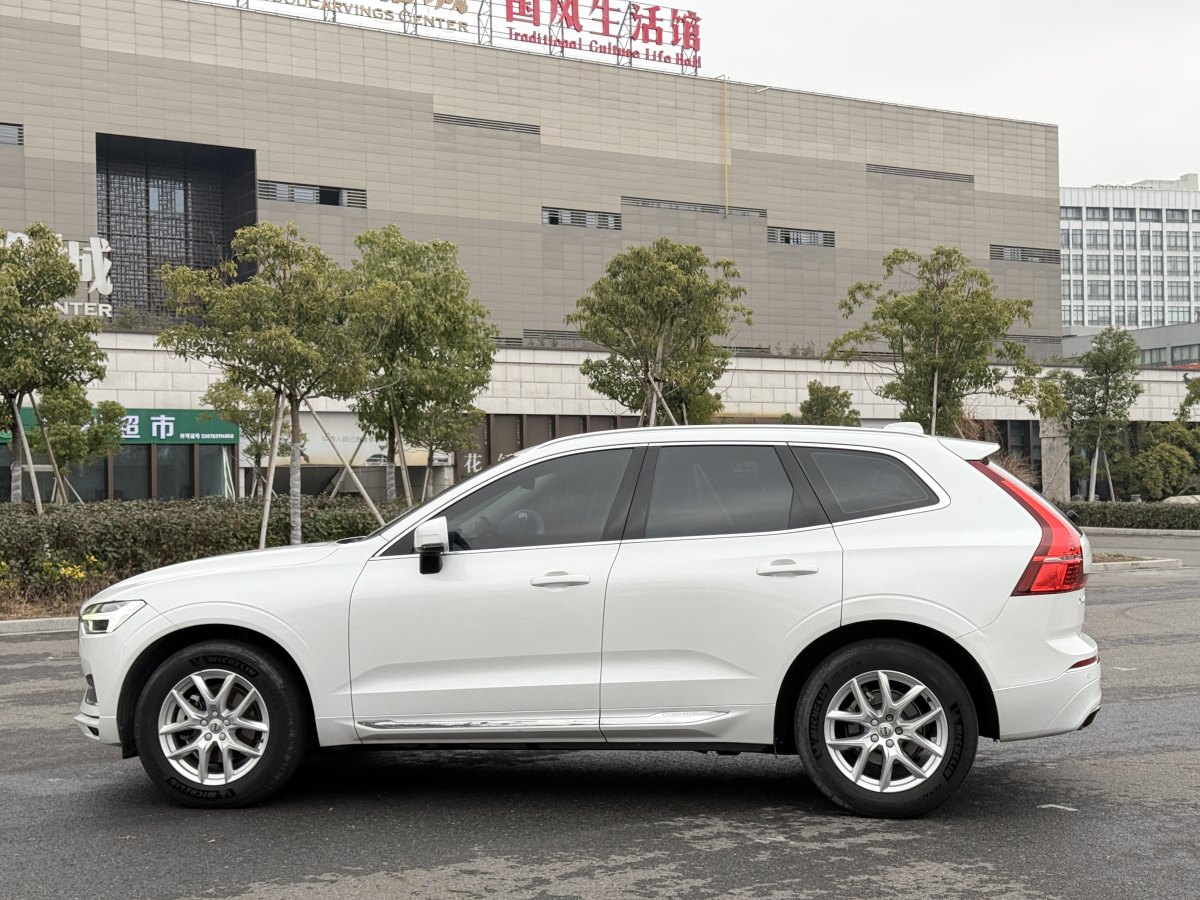 2019年12月沃爾沃 XC60  2019款  T5 四驅(qū)智遠(yuǎn)版 國(guó)VI