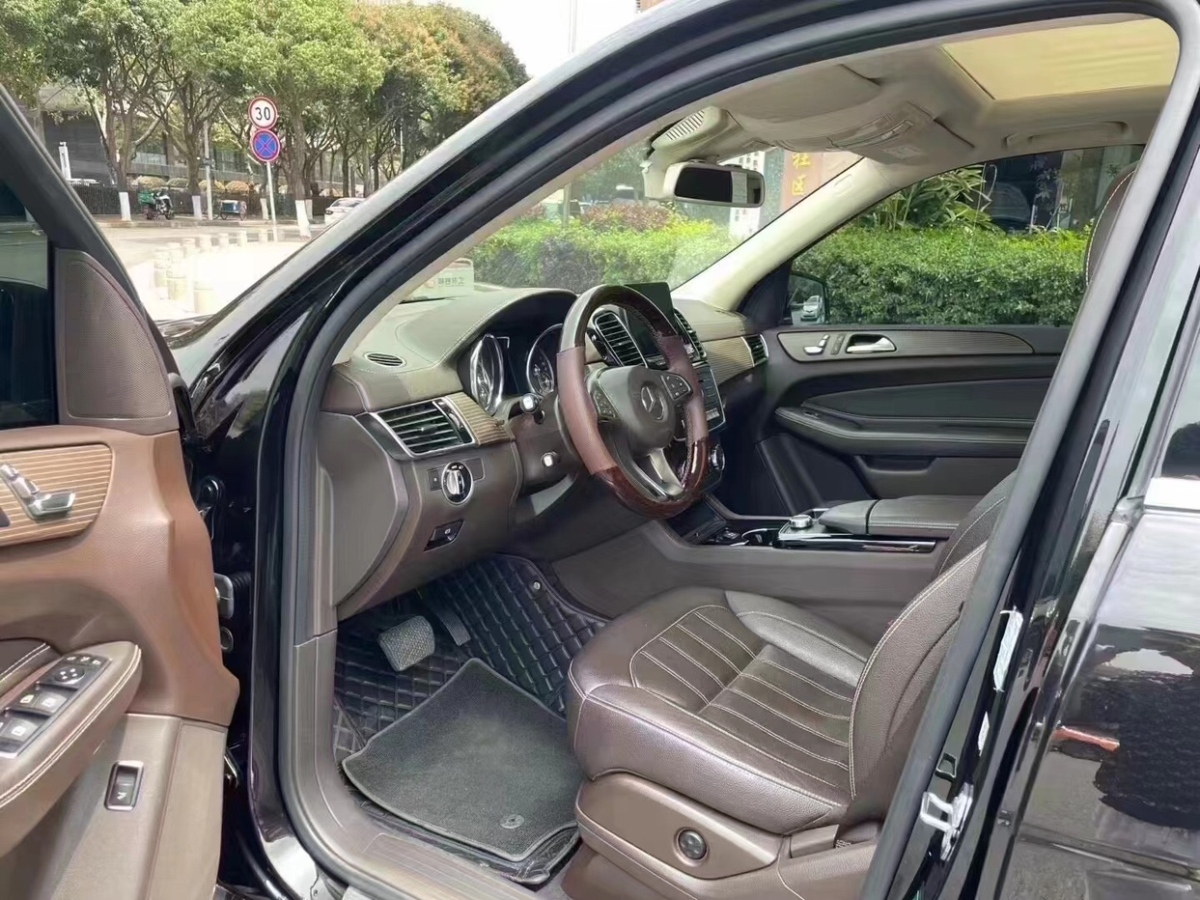 2019年1月奔驰 奔驰GLE  2019款 GLE 320 4MATIC 动感型臻藏版