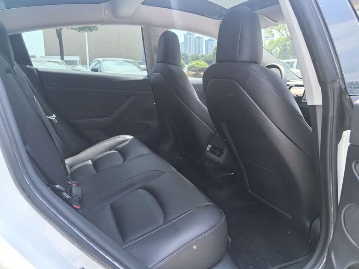 特斯拉 Model 3  2021款 改款 標(biāo)準(zhǔn)續(xù)航后驅(qū)升級版圖片