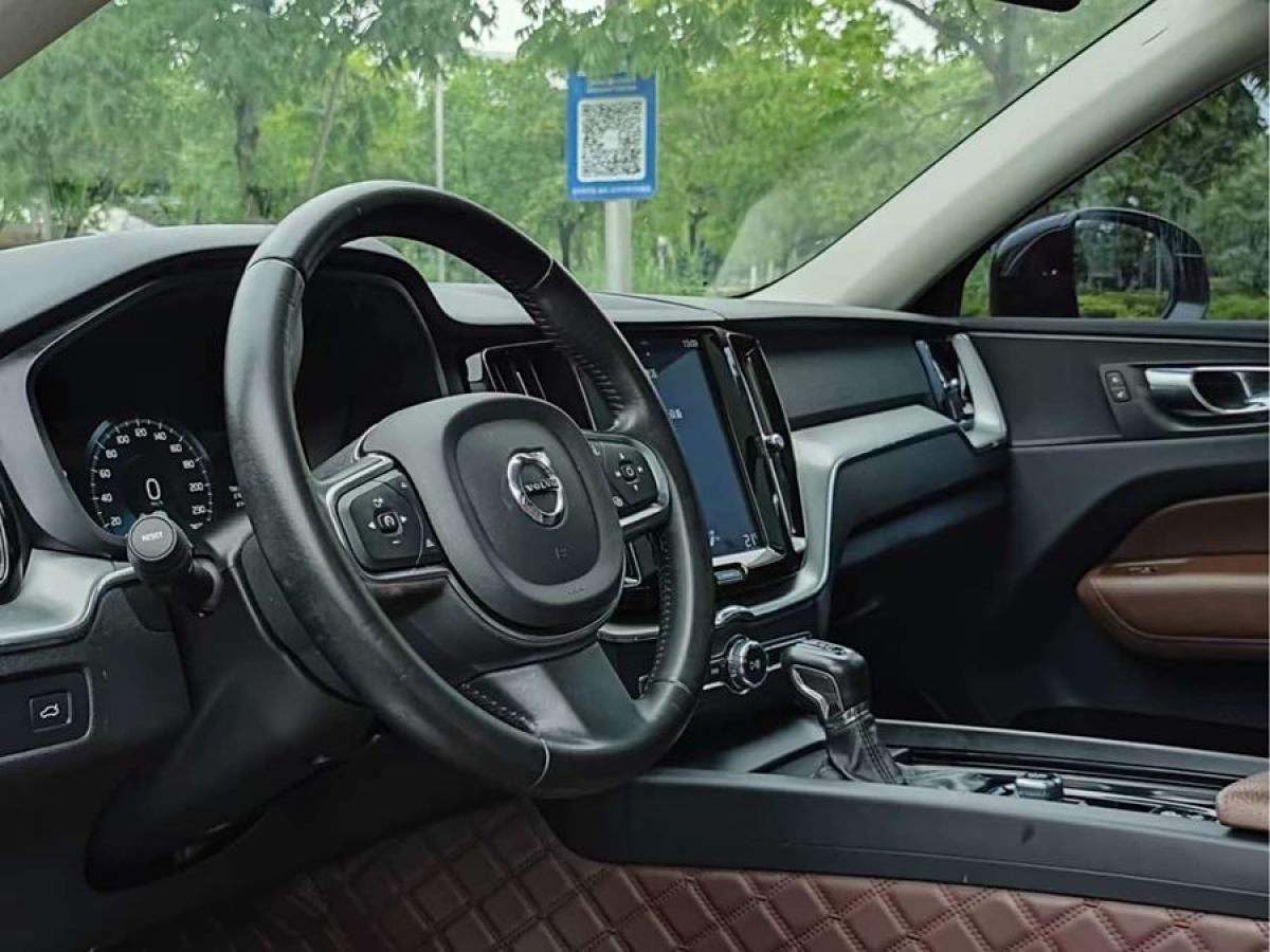 沃爾沃 XC60  2019款  T5 四驅(qū)智逸版 國VI圖片
