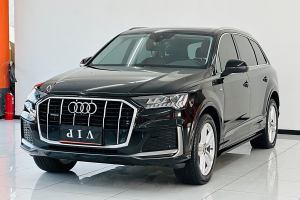 奥迪Q7 奥迪 45 TFSI quattro S line运动型