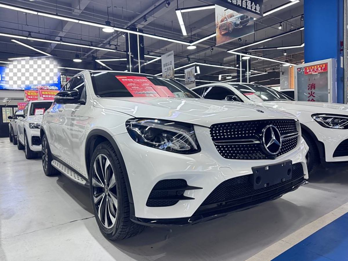 奔馳 奔馳GLC  2022款 改款 GLC 260 4MATIC 轎跑SUV圖片