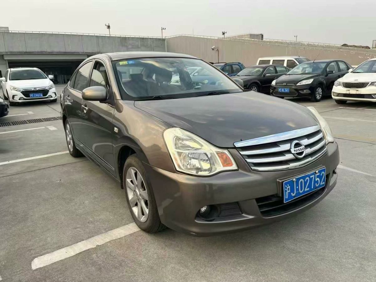 日產(chǎn) 軒逸  2009款 2.0XL CVT科技天窗版圖片