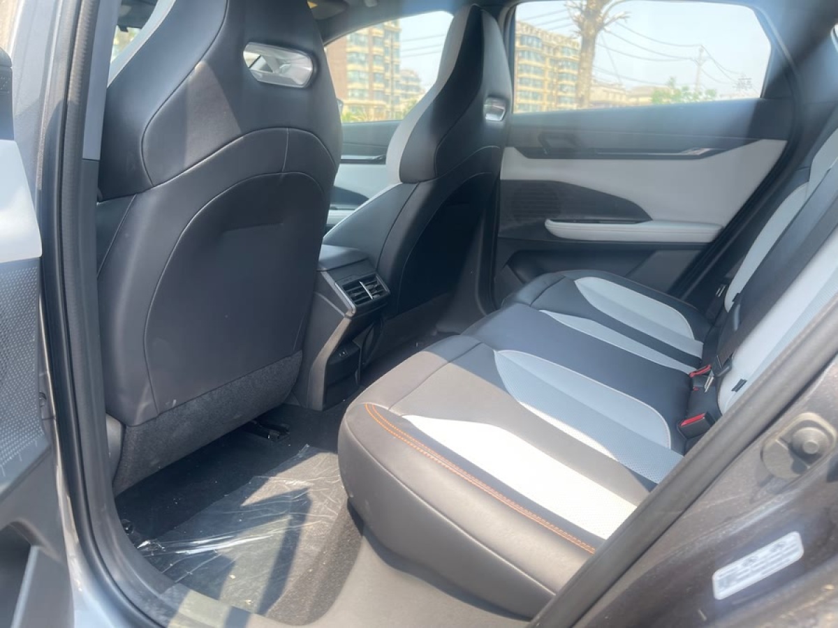 長(zhǎng)安 長(zhǎng)安UNI-V 智電iDD  2024款 藍(lán)鯨智電iDD 136km 智尊型圖片