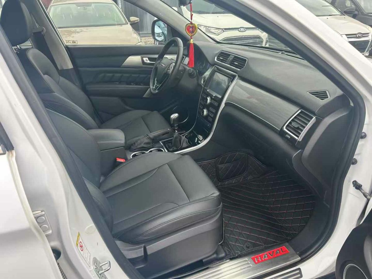 哈弗 H2  2015款 1.5T 自動兩驅(qū)尊貴版圖片