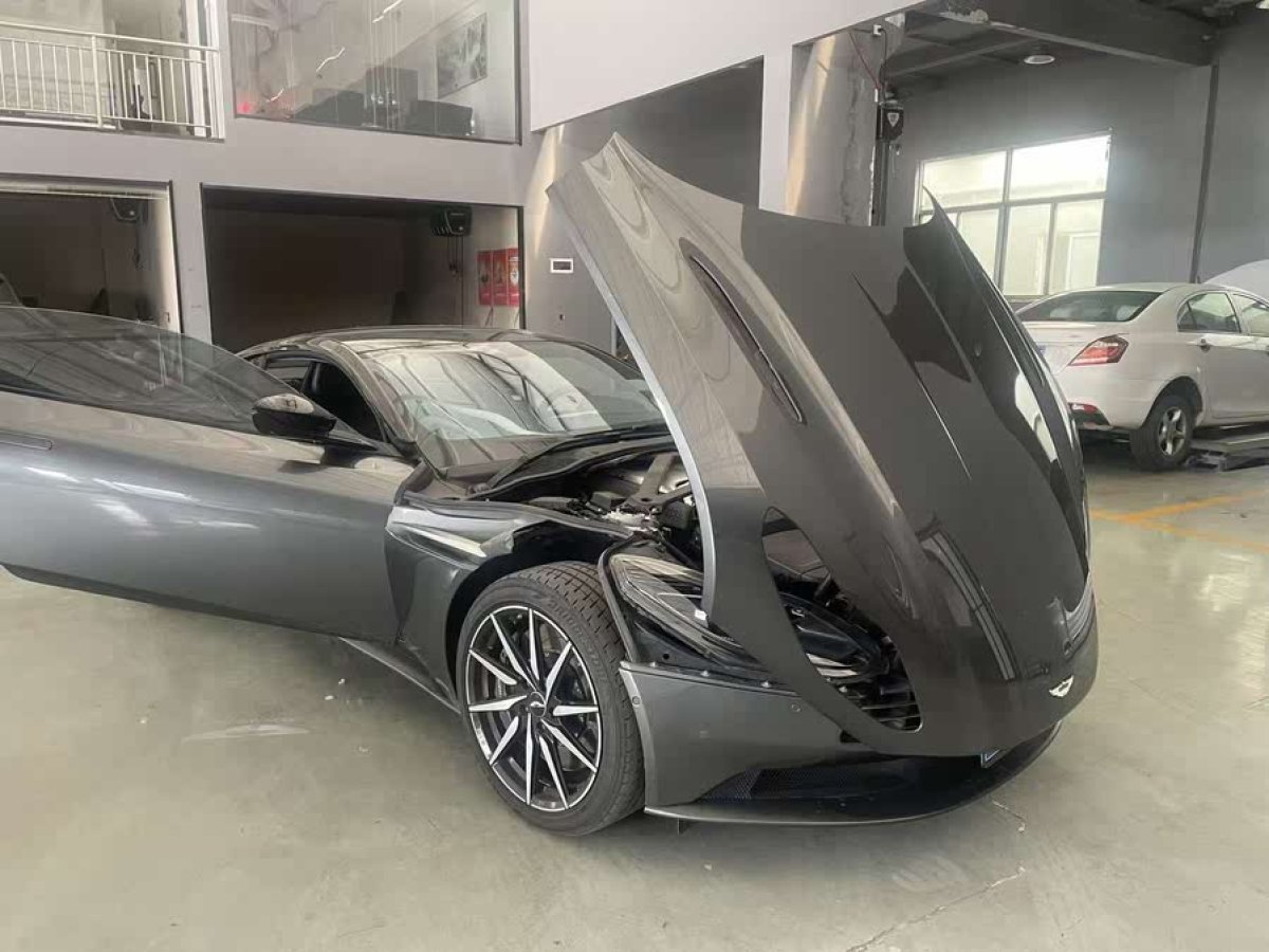 阿斯頓·馬丁 阿斯頓?馬丁DB11  2019款 4.0T V8 Coupe圖片