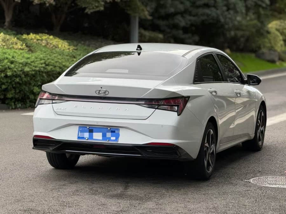 現(xiàn)代 伊蘭特  2022款 1.5L CVT LUX尊貴版圖片