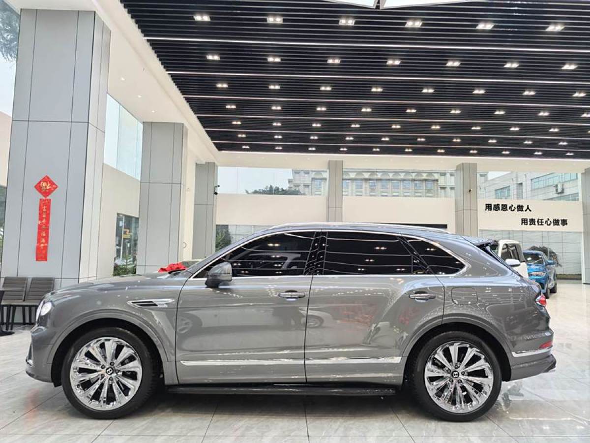 賓利 添越PHEV  2023款 3.0T PHEV圖片