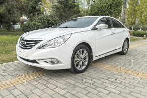 索纳塔 现代 2.0L 自动豪华版