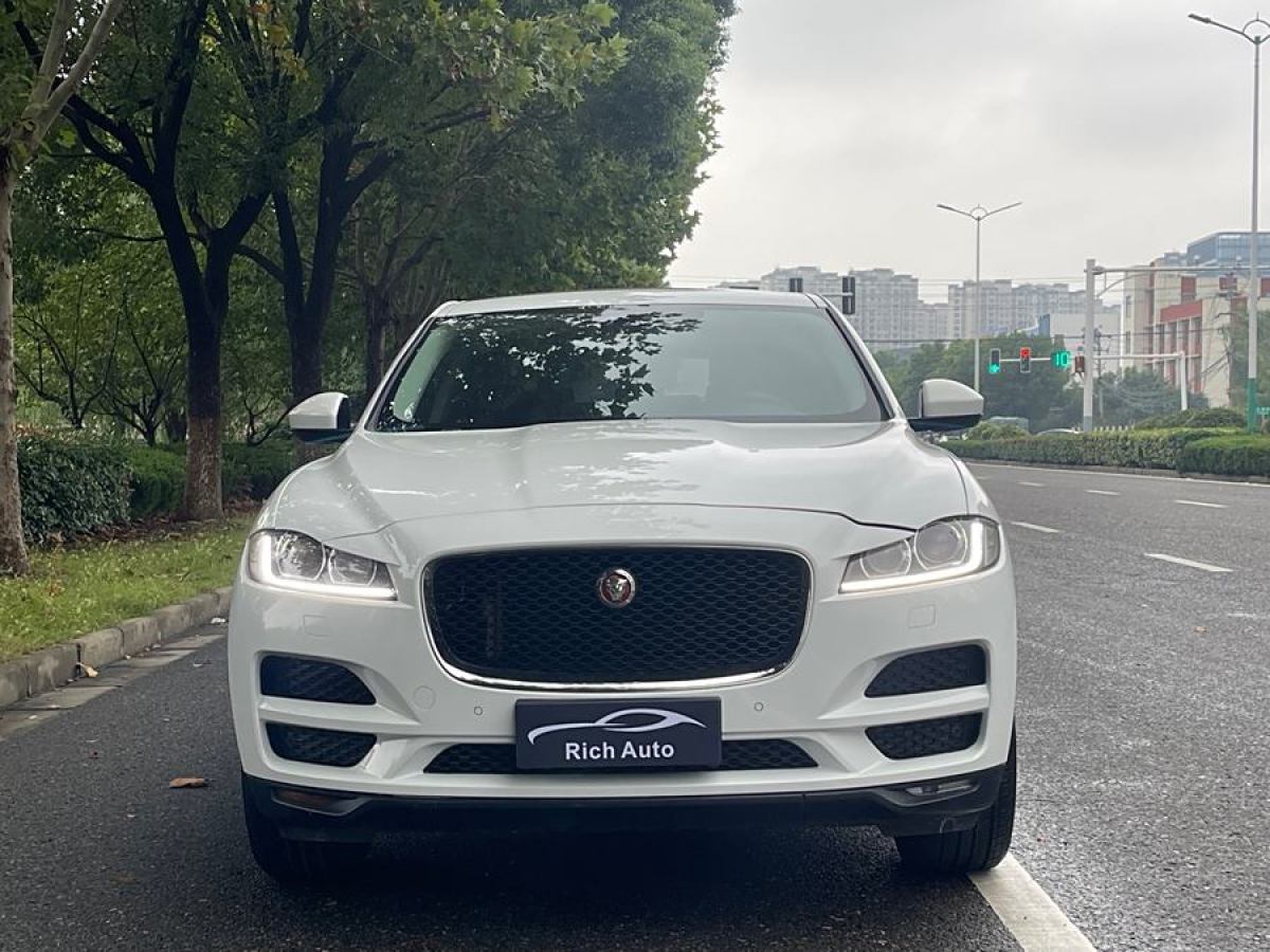 捷豹 F-PACE  2016款 2.0T 兩驅(qū)都市尊享版圖片