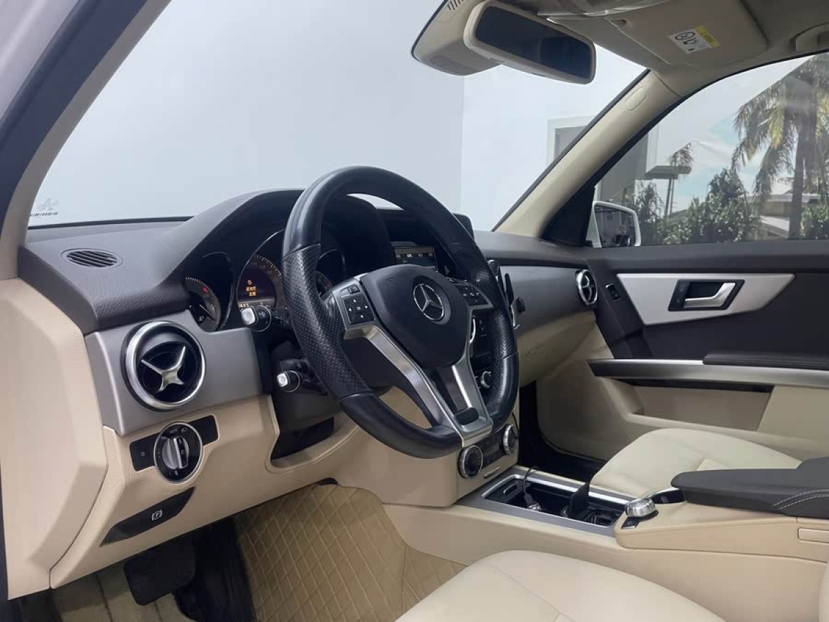 奔馳 奔馳GLK級  2015款 GLK 260 4MATIC 時尚型 極致版圖片