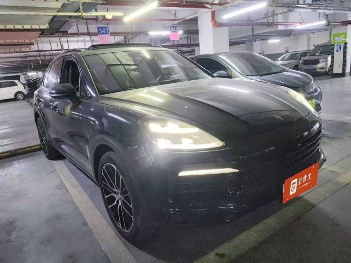 保時(shí)捷 Cayenne  2022款 Cayenne 3.0T 鉑金版圖片