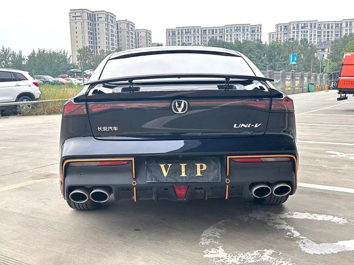 長(zhǎng)安 長(zhǎng)安UNI-V  2022款 1.5T 運(yùn)動(dòng)版圖片