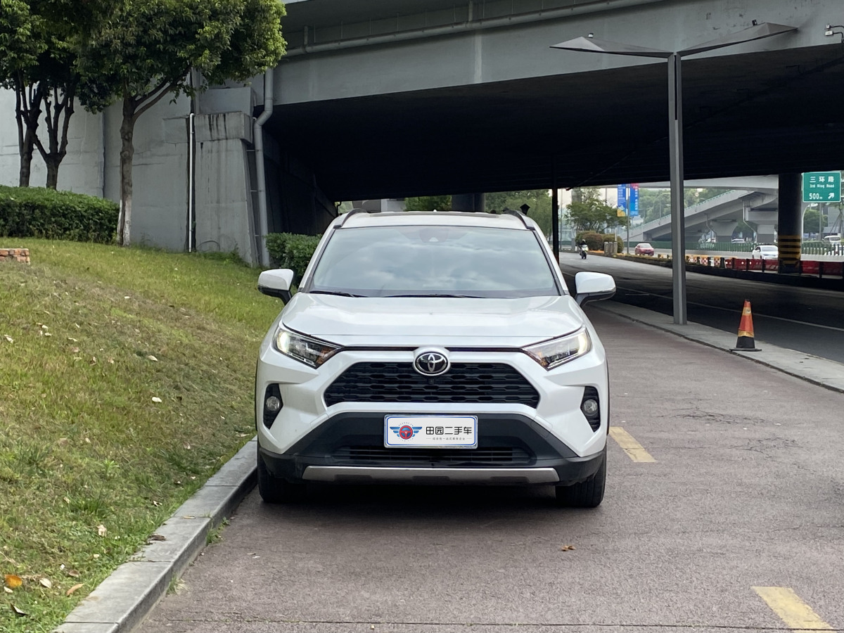 2021年8月丰田 RAV4  2018款 荣放 2.0L CVT两驱风尚版