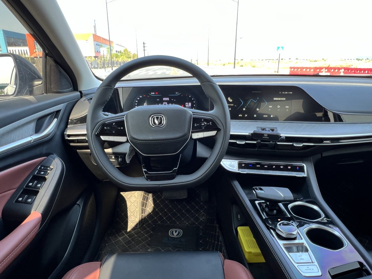 長(zhǎng)安 逸動(dòng)  2024款 PLUS 藍(lán)鯨NE 1.4T GDI DCT高能版圖片