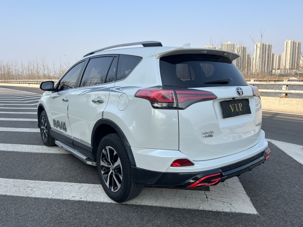 2017年3月豐田 RAV4  2016款 榮放 2.0L CVT兩驅(qū)舒適版