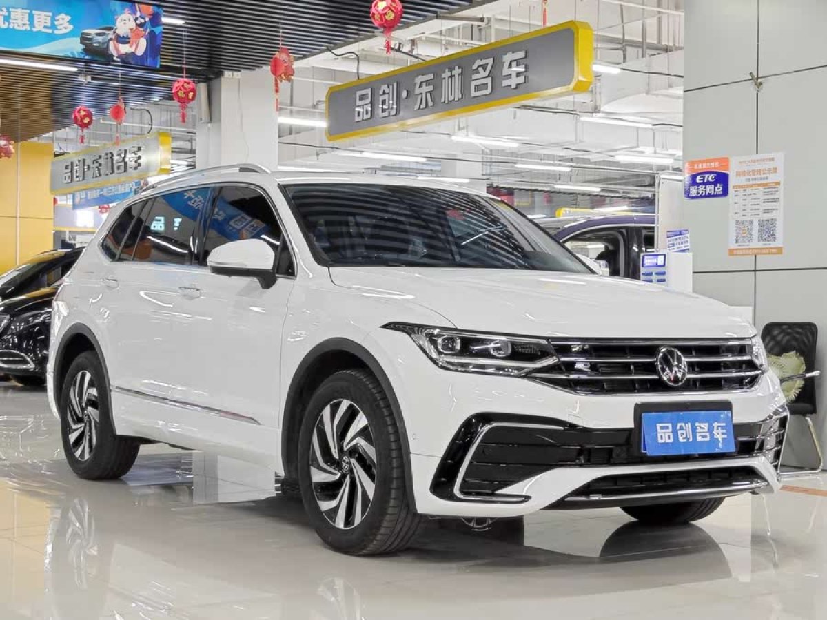 大眾 途觀L  2024款 出眾款 330TSI 自動(dòng)兩驅(qū)R-Line龍耀版圖片
