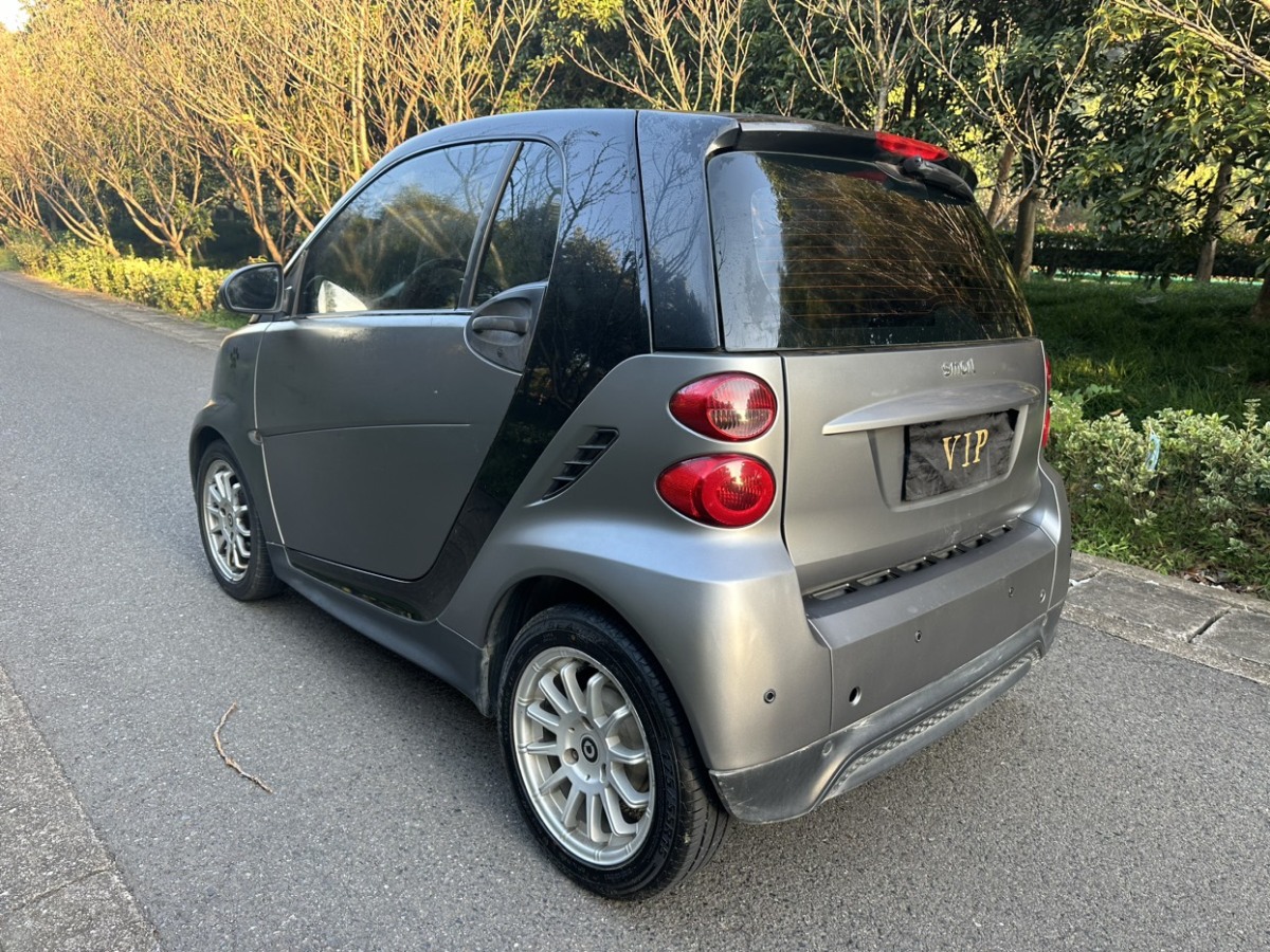 2014年8月smart fortwo  2013款 1.0 MHD 新年特別版