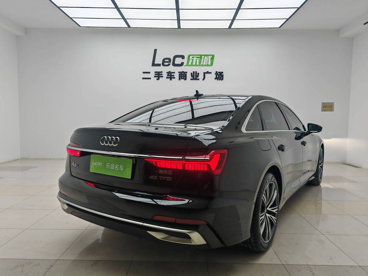 奧迪 奧迪A6L  2023款 改款 45 TFSI quattro 臻選動(dòng)感型圖片