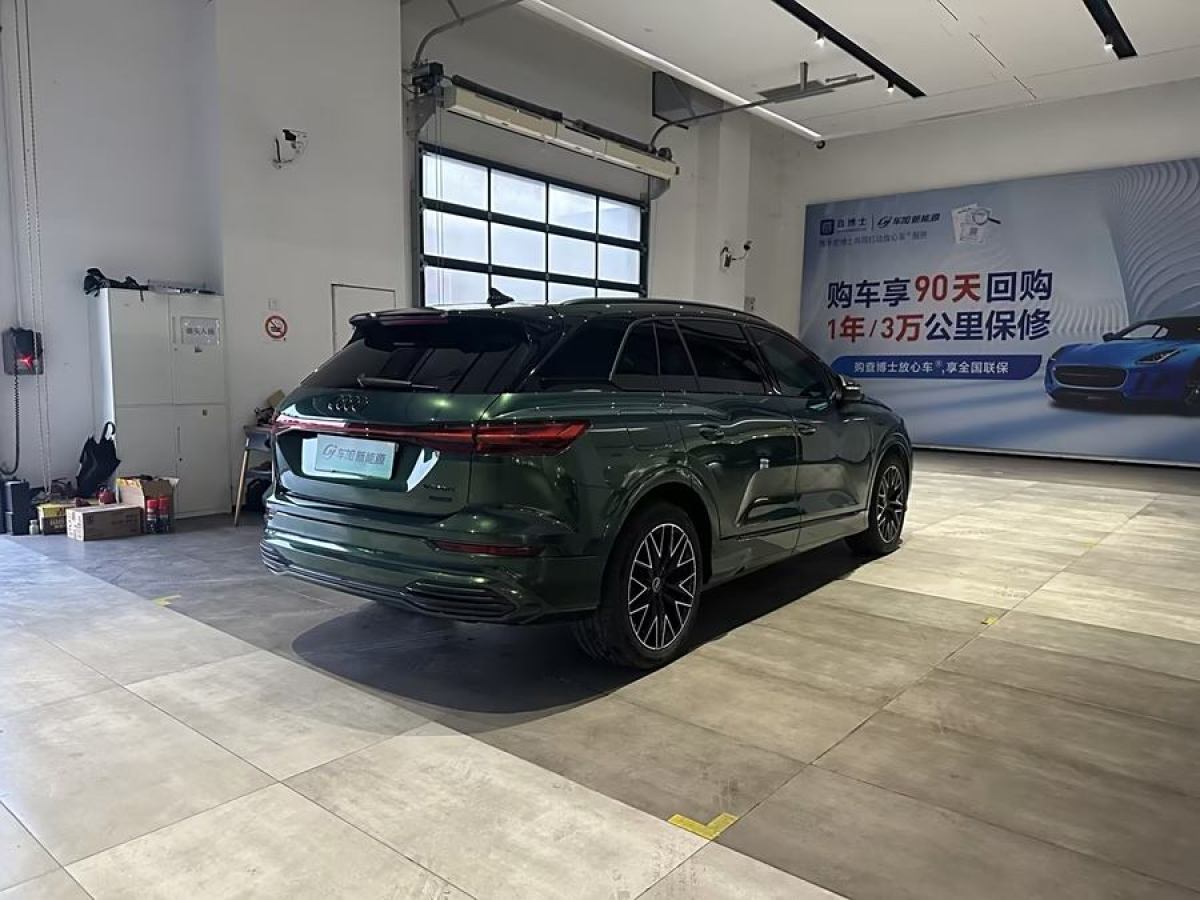 奧迪 奧迪Q5 e-tron  2022款 40 e-tron 星耀型 機(jī)甲套裝圖片