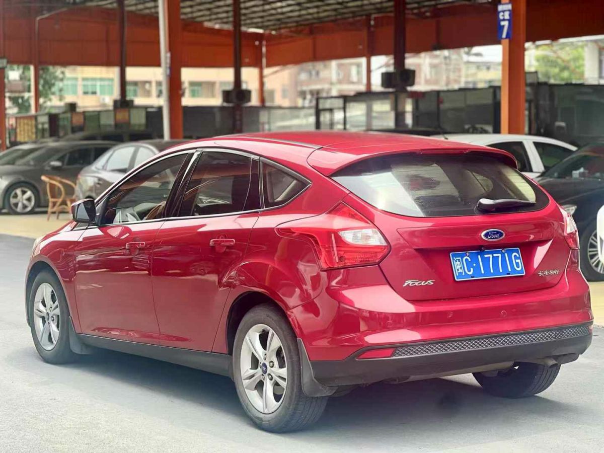 福特 ?？怂? 2013款 三廂經(jīng)典 1.8L 自動(dòng)基本型圖片