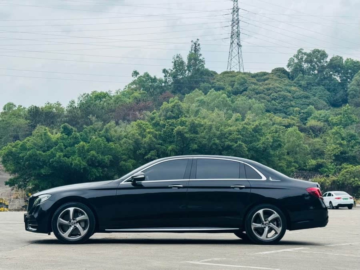 奔馳 奔馳E級(jí)  2018款 改款 E 300 L 運(yùn)動(dòng)豪華型圖片