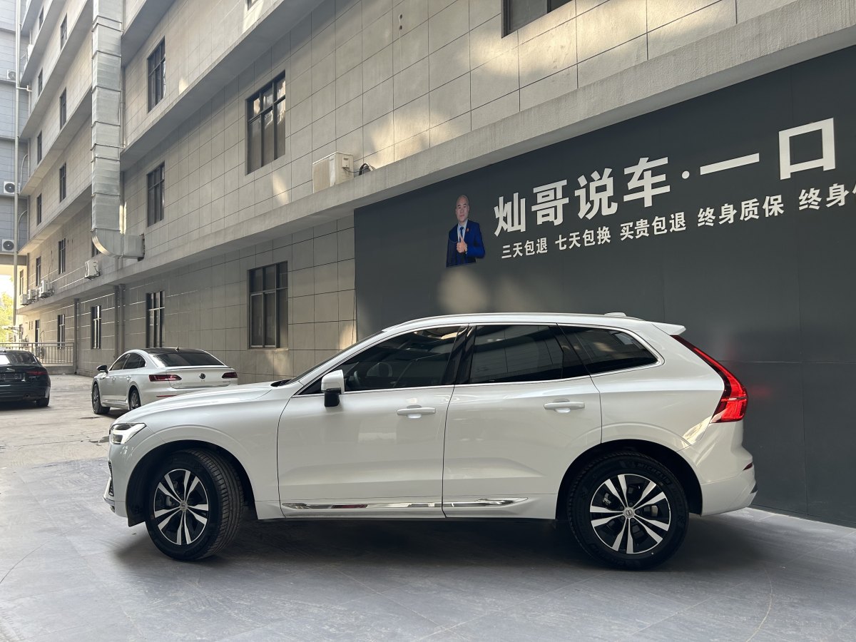 沃爾沃 XC60  2024款 B5 四驅(qū)智逸豪華版圖片