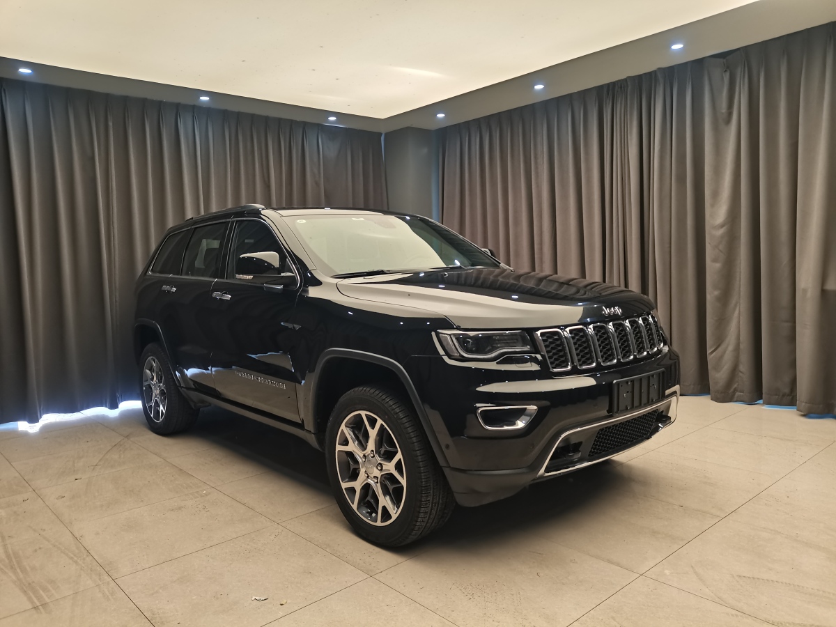 jeep 大切諾基 2020款 3.0l 精英導航版圖片