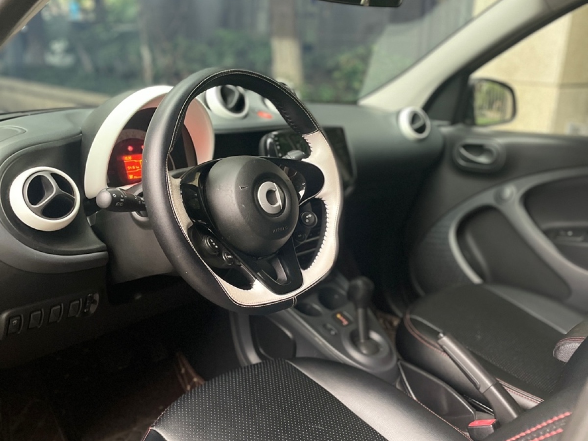 smart forfour  2016款 1.0L 52千瓦靈動版圖片