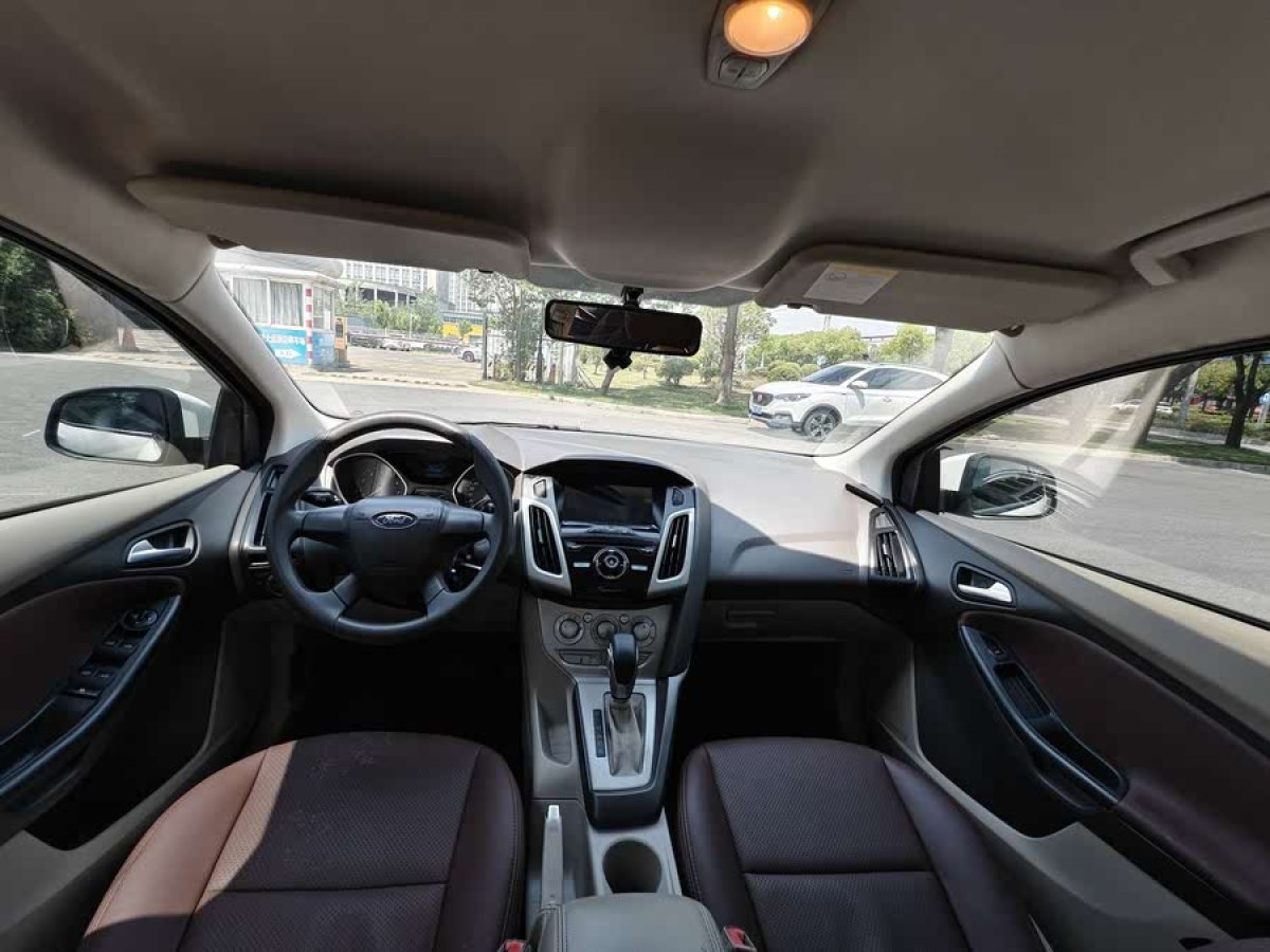 福特 ?？怂? 2012款 三廂 1.6L 自動(dòng)舒適型圖片