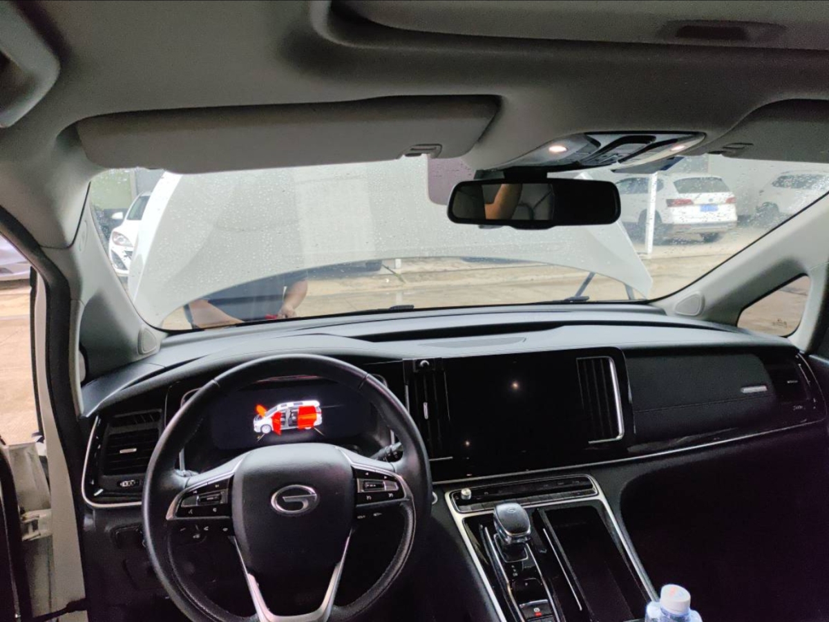 廣汽傳祺 M8  2021款 領(lǐng)秀系列 390T 至尊版圖片