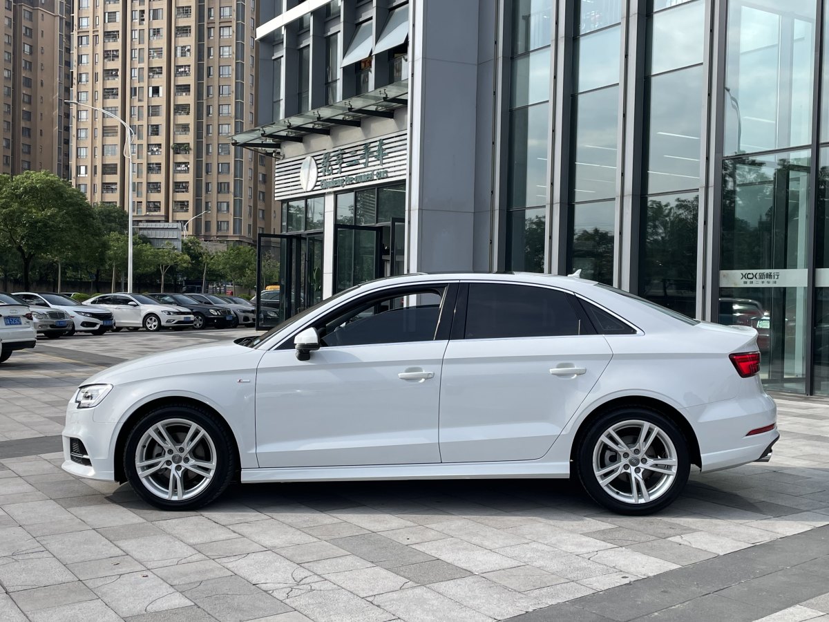 奧迪 奧迪A3  2019款 Limousine 35 TFSI 時(shí)尚型 國(guó)V圖片