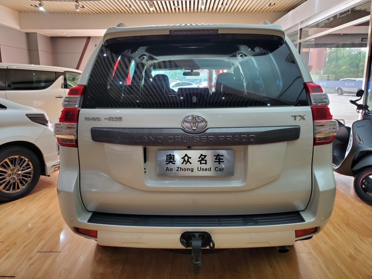 2015年10月丰田 普拉多  2015款 2.7L 自动标准版