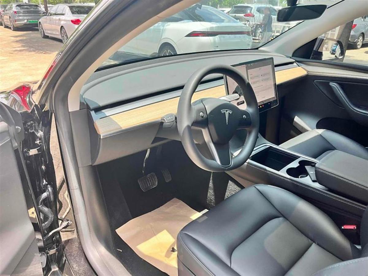 特斯拉 Model 3  2022款 后輪驅(qū)動版圖片