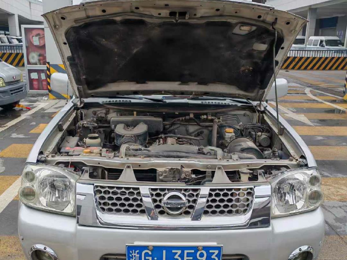 日產(chǎn) 日產(chǎn)帕拉丁  2013款 2.4 四驅(qū)舒適型圖片