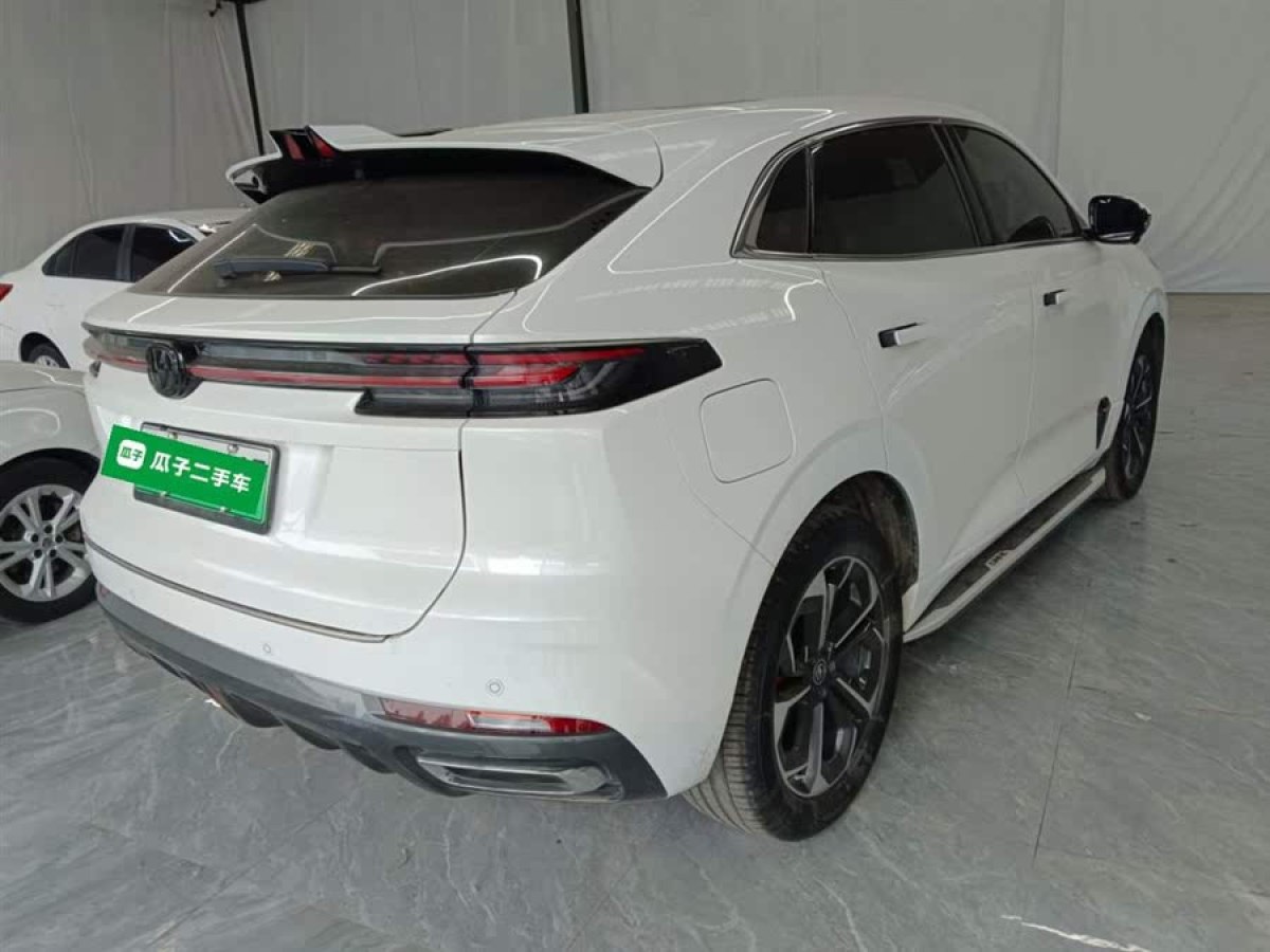 長安 長安UNI-K新能源  2022款 藍(lán)鯨iDD 130km 1.5T 卓越型圖片
