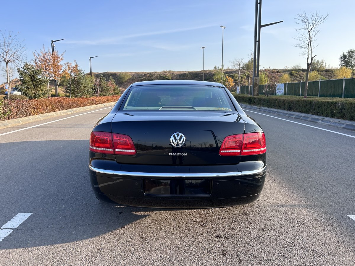 大眾 輝騰  2011款 3.6L V6 4座加長(zhǎng)Individual版圖片