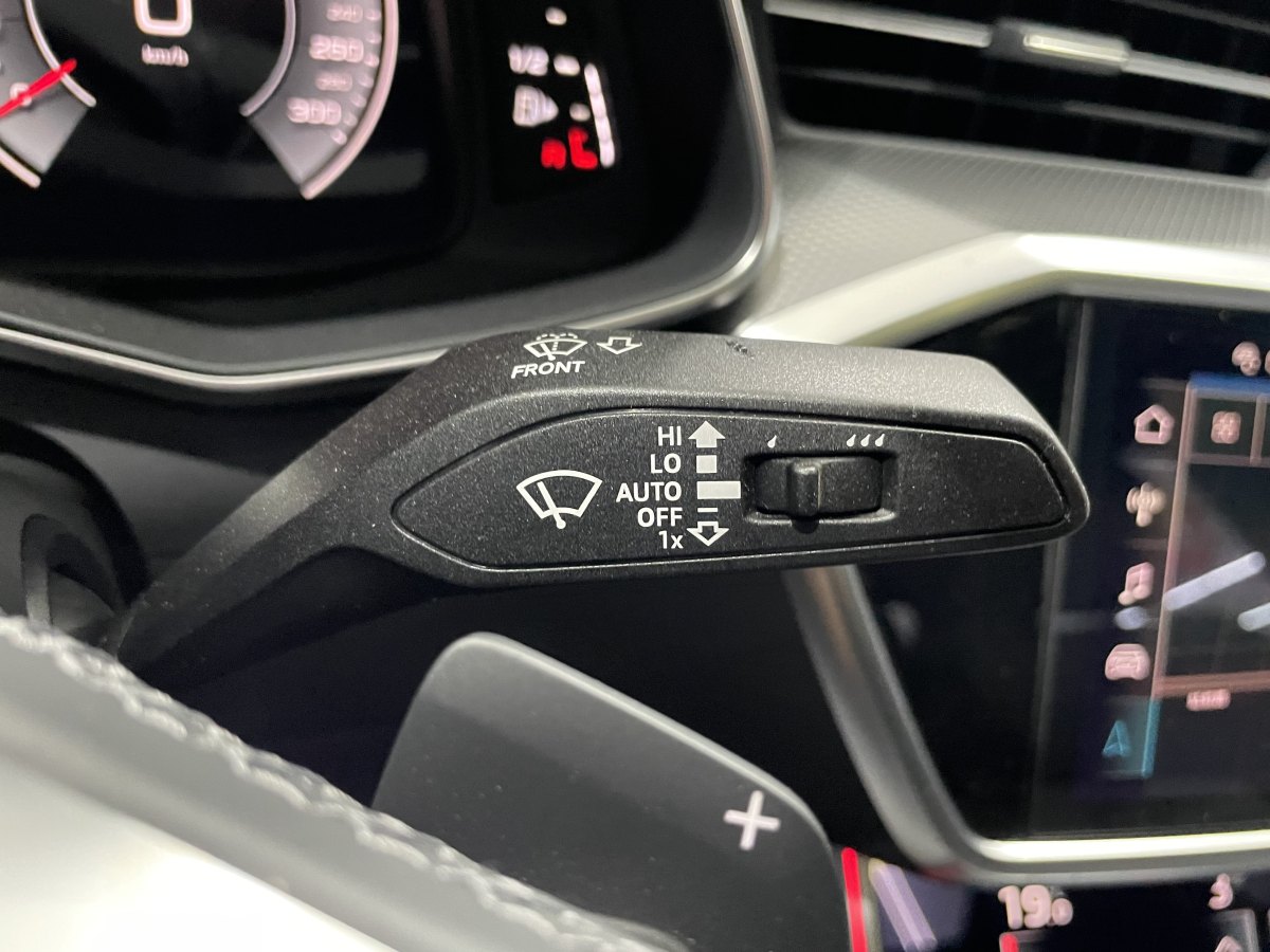 奧迪 奧迪A6L  2024款 45 TFSI 臻選動感型圖片