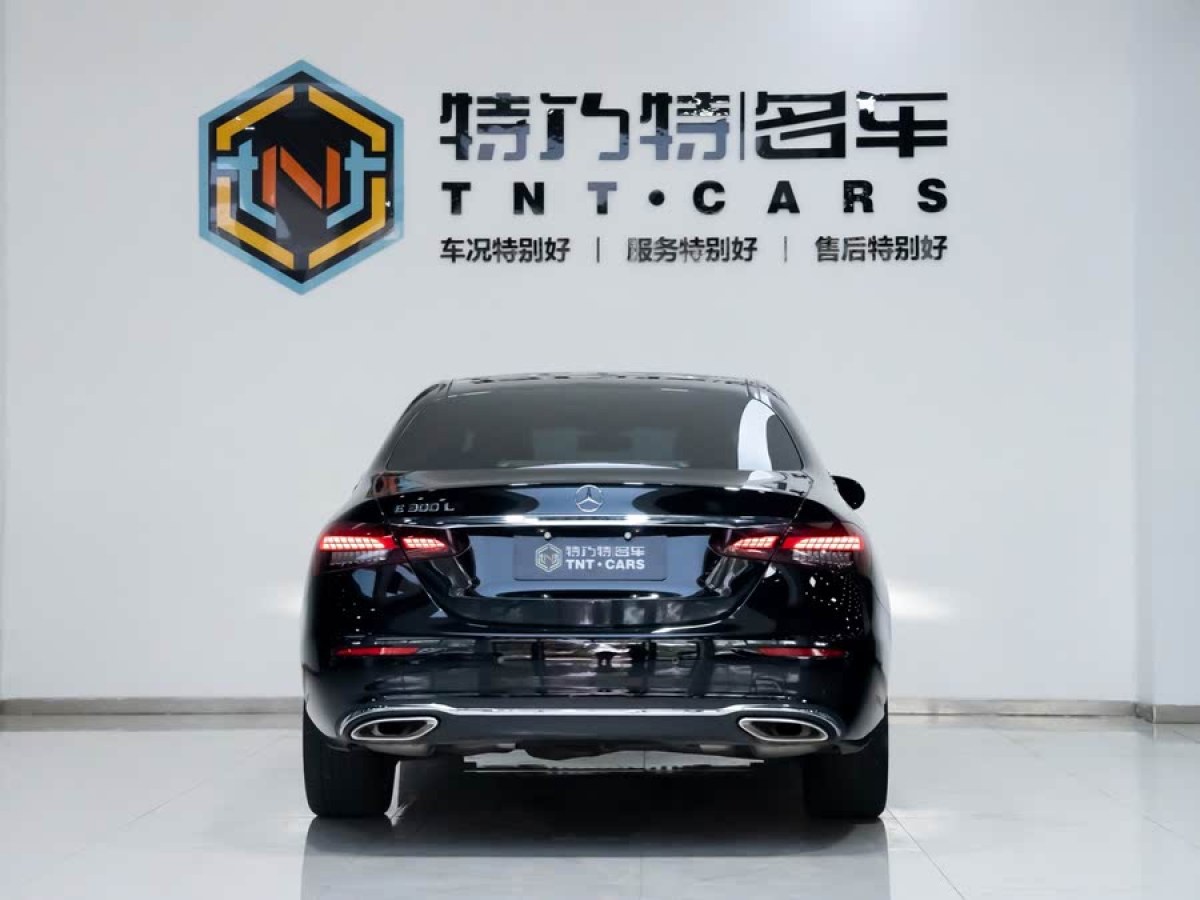 奔馳 奔馳E級  2022款 改款三 E 300 L 豪華型圖片