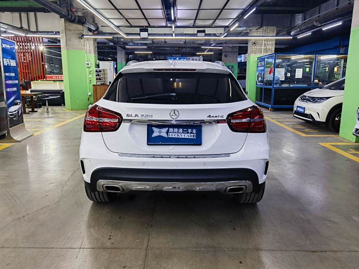 奔馳 奔馳GLA  2017款 GLA 220 4MATIC 時尚型圖片