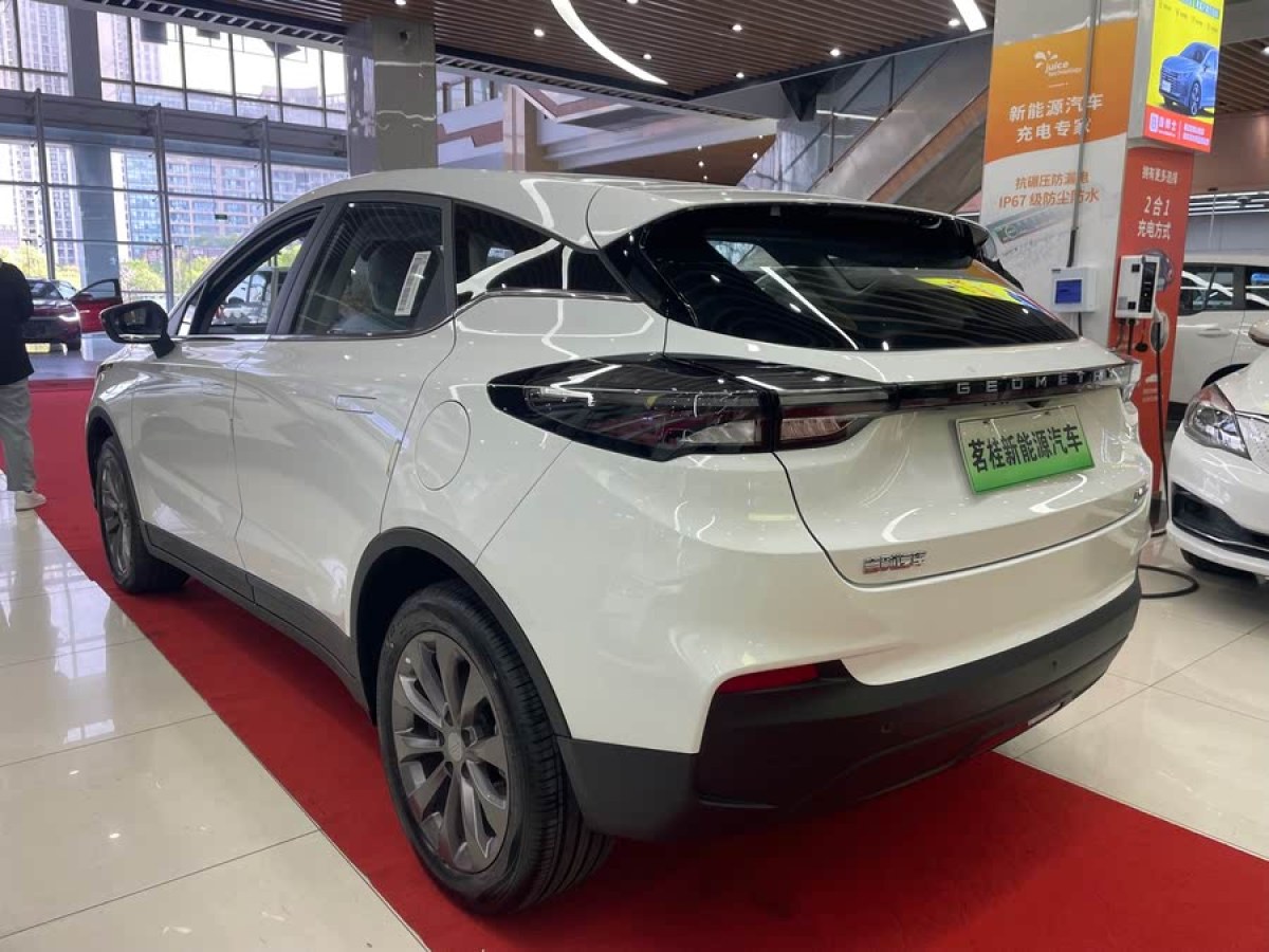 幾何 幾何M6  2022款 580 新樂型圖片